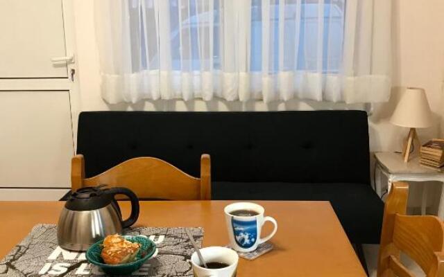 Alpha apartment, Ireon Samos