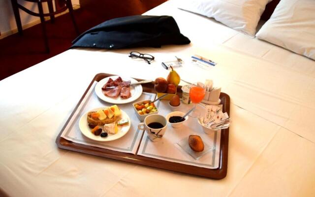 Brit Hotel Bordeaux Aéroport - Le Soretel