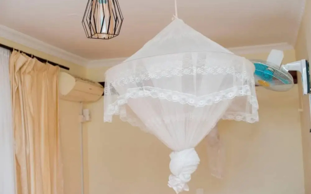 Kilimanjaro Crane Hotel