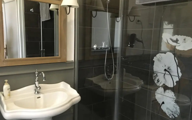 Standard Apartment by Hi5 - FehÃ©rahajÃ³