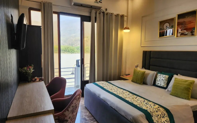 Stay On The Ganges