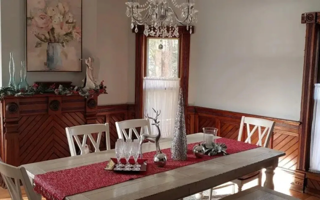 The Francis Rose House 3 Bedroom Home by Redawning