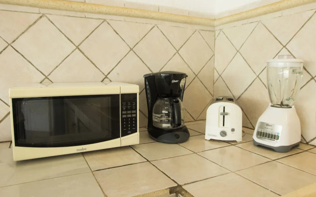 Apt. with Jacuzzi Ixt. Zihuatanejo 3 BR