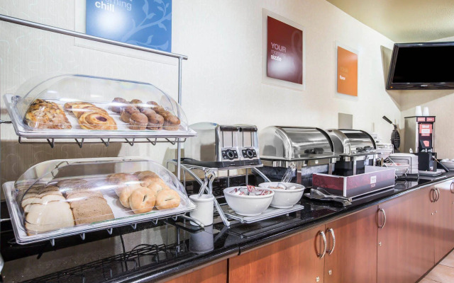 Comfort Suites Bakersfield
