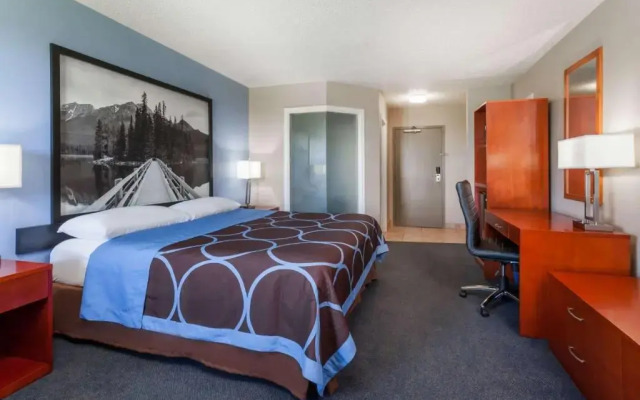 Super 8 Sherwood Park/Edmonton Area