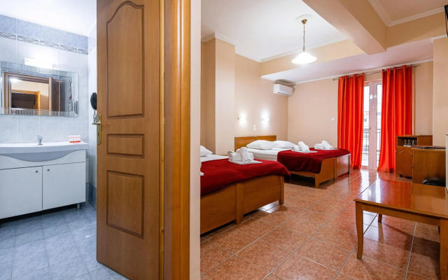 Faros 2 Hotel