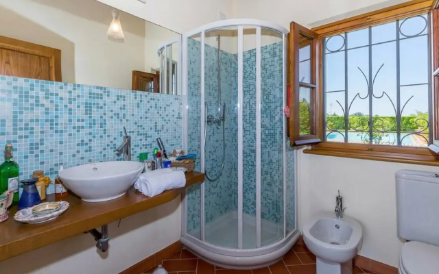 Villa Pallina With Pool