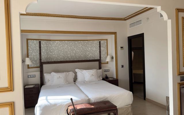 Healthouse Apartments