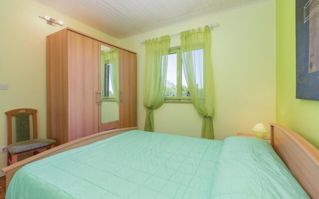 Stunning Home in Tar With Wifi and 4 Bedrooms
