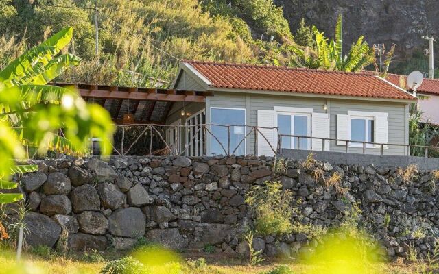 A Haven by the Sea, Casa da Rocha de Baixo,