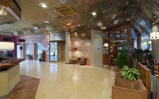 Holiday Inn Helsinki - Vantaa Airport by IHG
