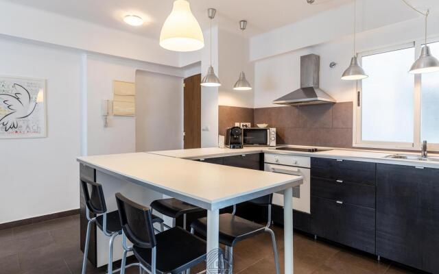 CERVANTES Apartment 28 2BR 1BT