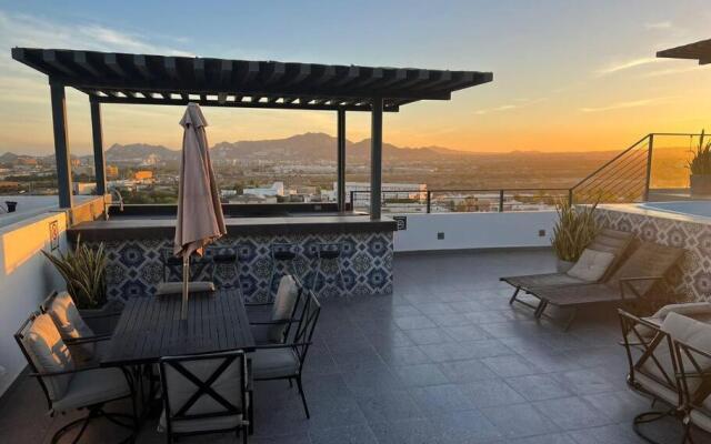 Lovely 3BR condo with Pool FREE Parking