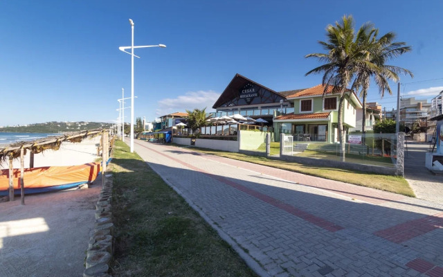 Aluguel Casa 4 quartos 1 suite frente mar 016