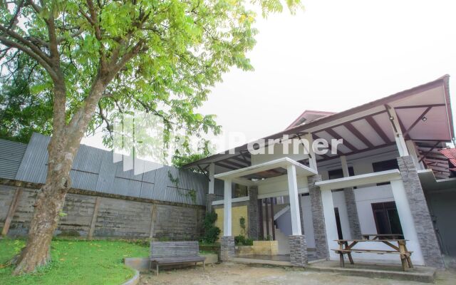 Hatta Guest House Syariah near Hayam Wuruk Jelutung