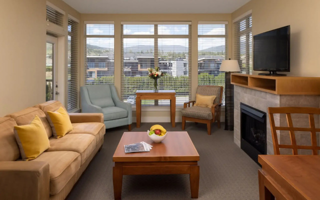 The Cove Lakeside Resort