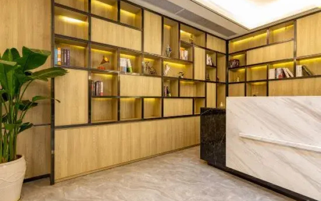 Sunny Holiday Apartment