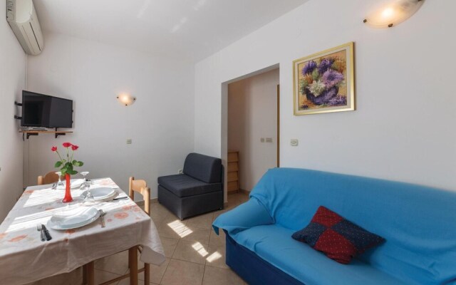 Awesome Home in Banjole With Wifi and 1 Bedrooms