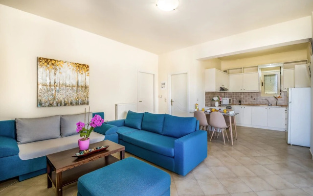 Dione Apartment with Terrace near Kalathas beach