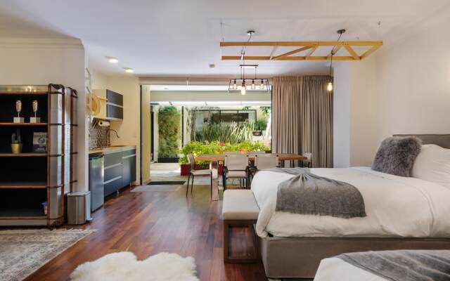 Upscale 4BR House in Condesa