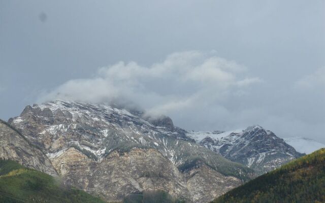 Kicking Horse Kabins