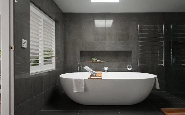 Seaside Sanctuary - Waterfront Luxury Home with Heated Pool