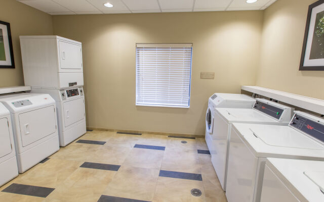 Candlewood Suites : Overland Park - W 135th St by IHG