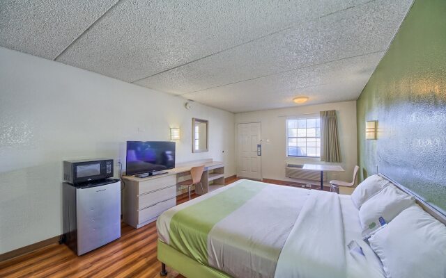 Motel 6 San Antonio, TX - Northwest Medical Center