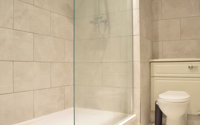 Modern 1 Bedroom Apartment Near London Bridge