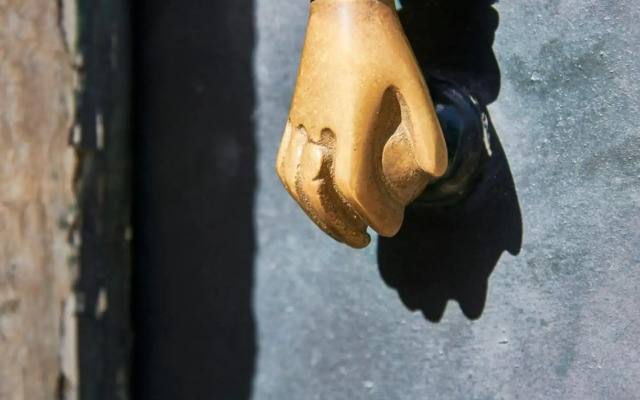 Renovated Charming Apartment, By TimeCooler