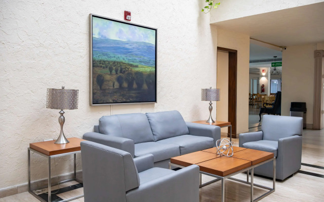 BEST WESTERN Plus Monterrey Colon