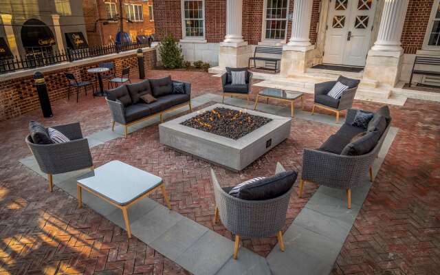 Hampton Inn & Suites Huntington Downtown