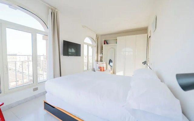 St. John Basilica Lovely Tower Apartment