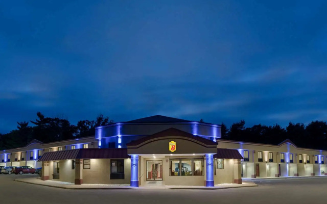Super 8 by Wyndham West Greenwich/Providence
