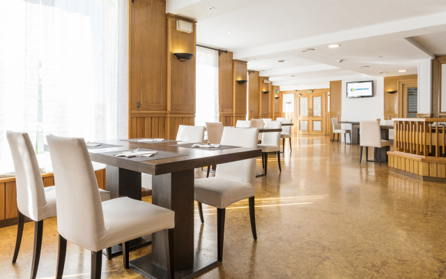Hotel ILUNION Las Lomas