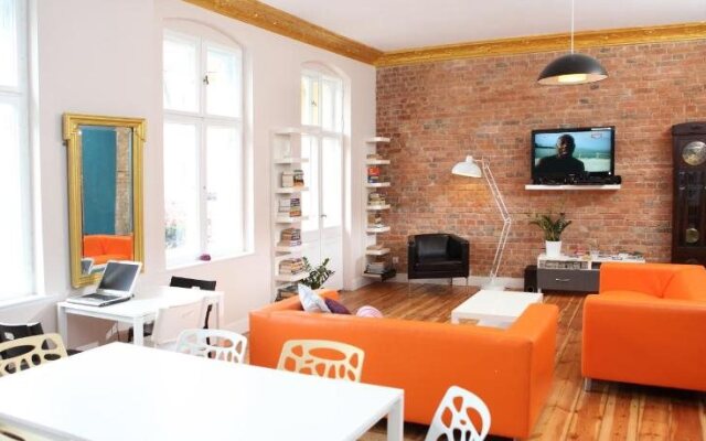 Blooms Boutique Hostel Inn & Apartments