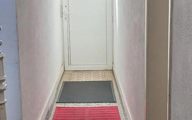 Bright Handy Studio Near Nato