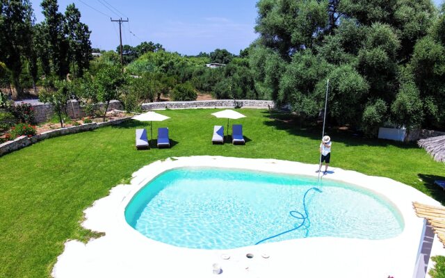 "hem Borta Villa - Next To Platanias, 2min From Beach"