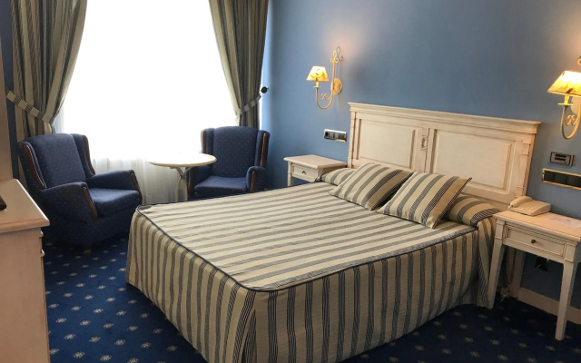 Hotel Leonor Mirón
