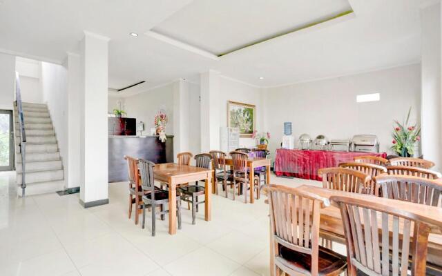 OYO 3156 Hotel Warta Dua