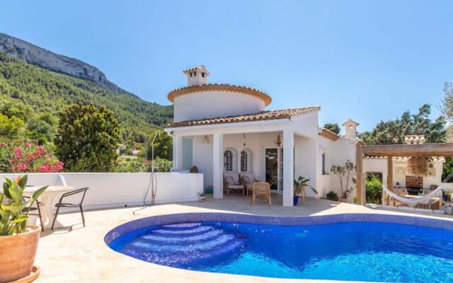 Scenic holiday home in Comunidad Valenciana with pool