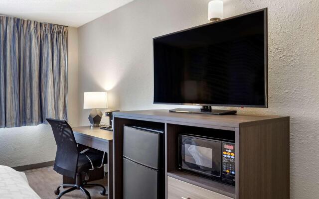 Clarion Pointe Raleigh Midtown