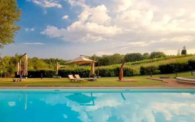 Cottage in Tuscany With Pool & Sauna