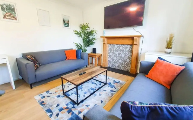 Cheerful 4-bedroom House