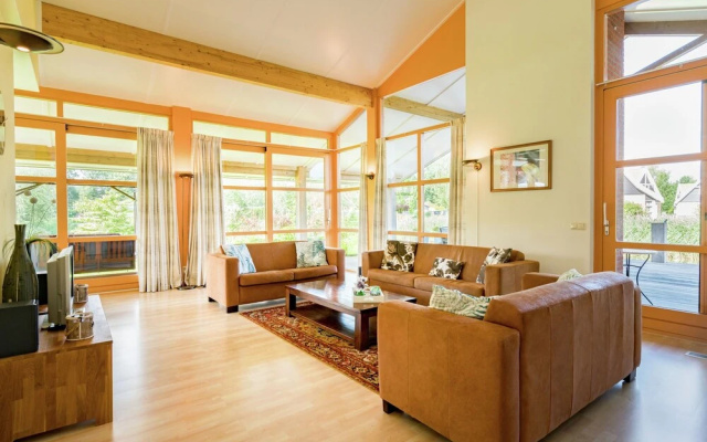 Villa in Biddinghuizen by Lake Vulwe