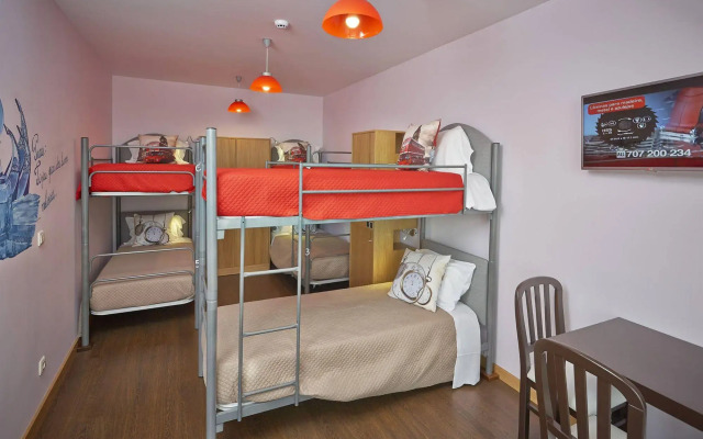 Welcome In - Suites & Hostel