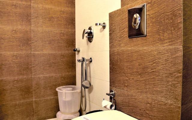 FabHotel First Star Golf Course Road