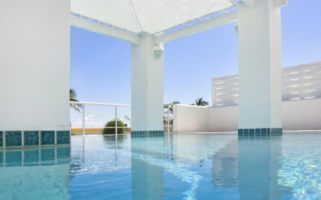 Coral Beach Club Villas & Marina