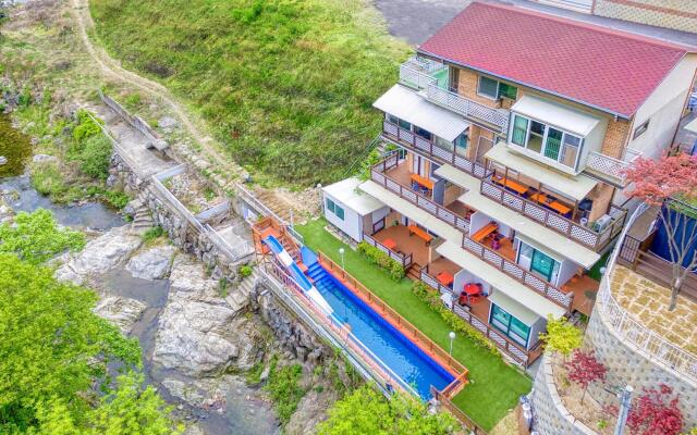 Gapyeong Calbongsan Pension