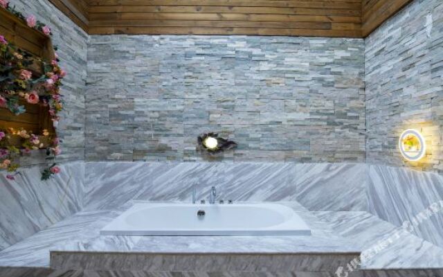 Yueliangnu'er Yi Culture Boutique Hotel (Xichang Tangyuan)